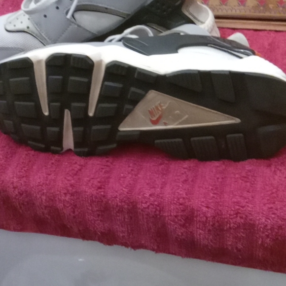 Nike shoes like brand new hardly worn size 10 1/2 men's - Picture 6 of 6